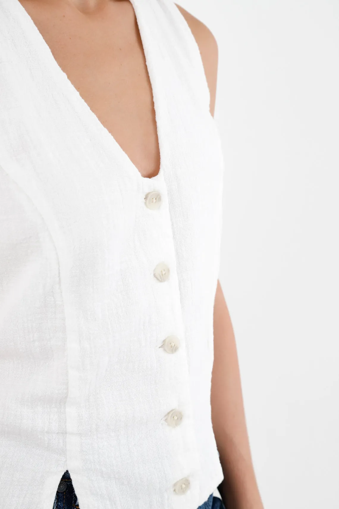 Camisa con escote en V blanca para mujer