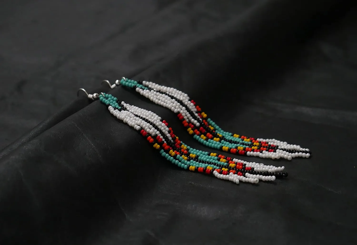Handmade beaded native american style glass seed bead earrings Pendientes de cuentas nativas al estilo mexicano de artesanos gifts for women