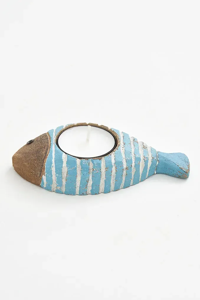 Portavelas pequeños con forma de pez azul claro