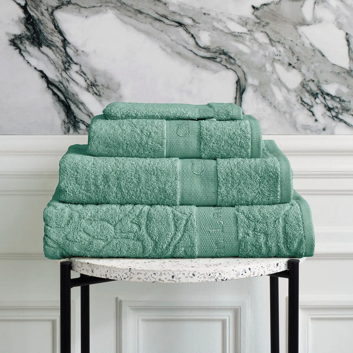 SET DE 4 SERVIETTES ET 4 DRAPS DE BAIN