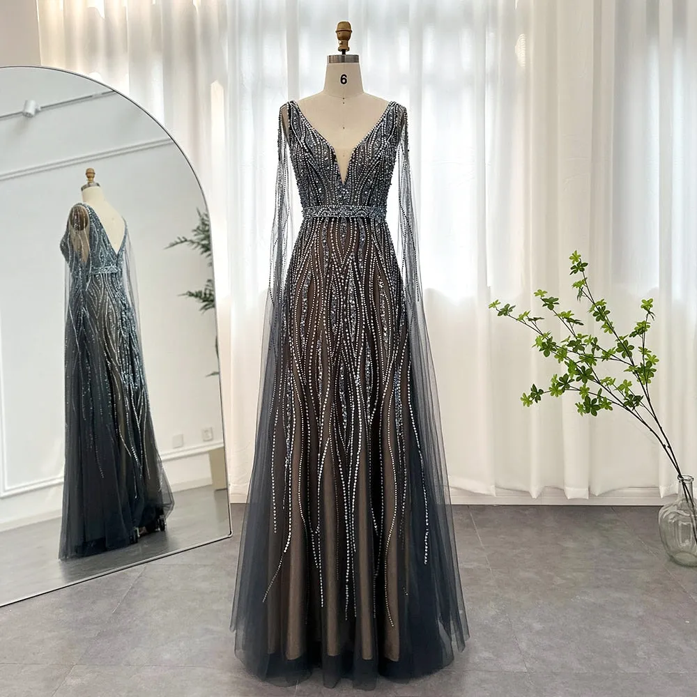 Vestido de Festa Luxo Decorado em Cristais e com Manga Capa - Modelo Especial