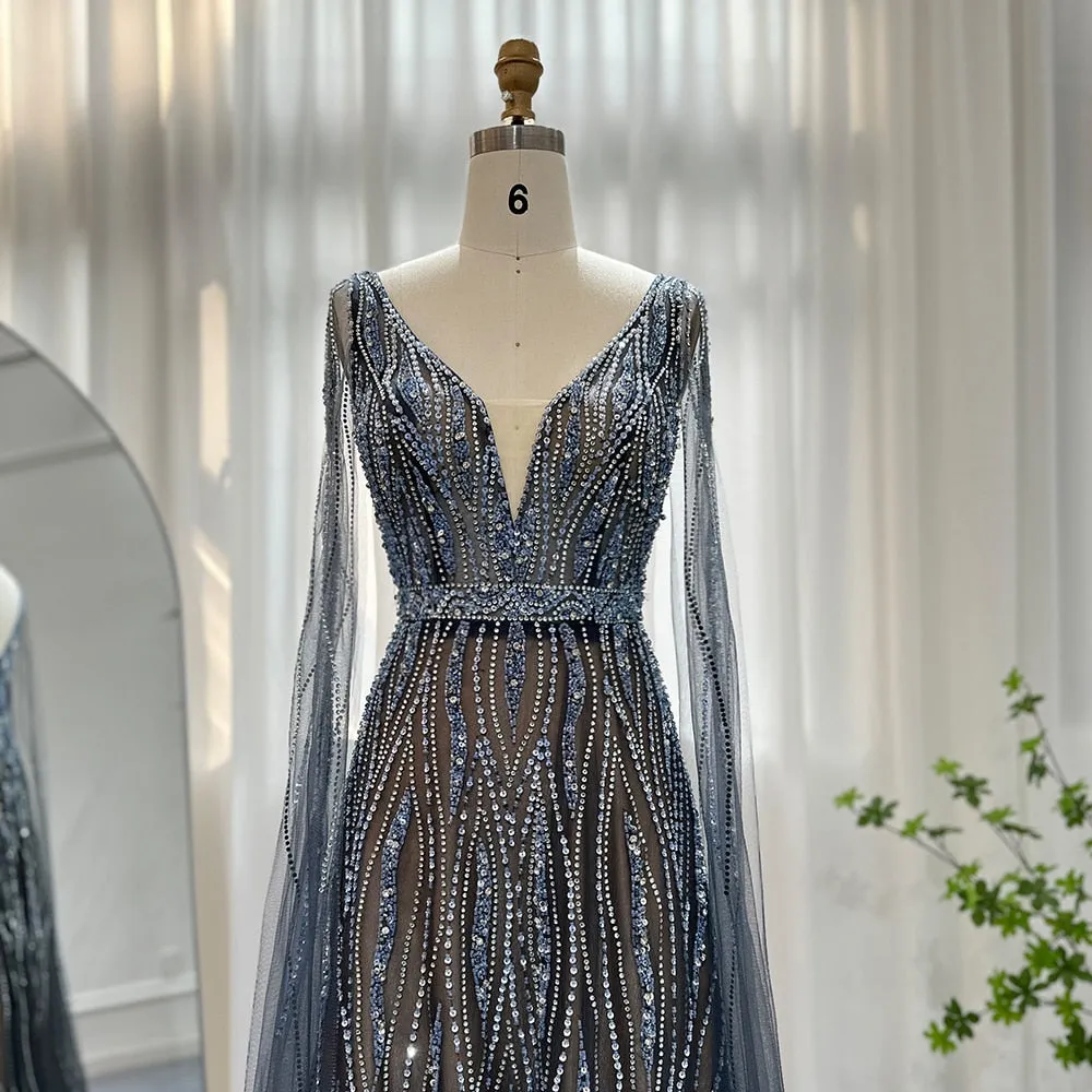 Vestido de Festa Luxo Decorado em Cristais e com Manga Capa - Modelo Especial