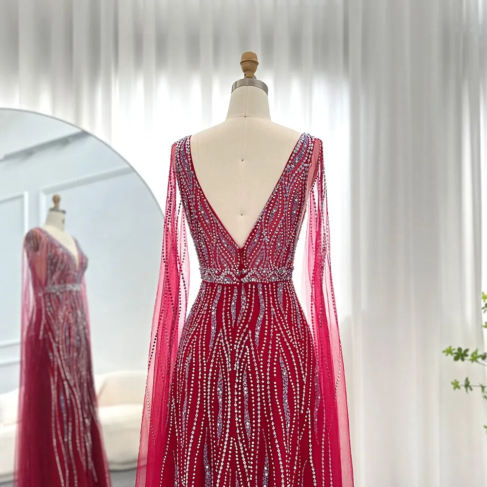 Vestido de Festa Luxo Decorado em Cristais e com Manga Capa - Modelo Especial