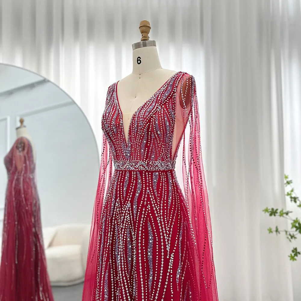 Vestido de Festa Luxo Decorado em Cristais e com Manga Capa - Modelo Especial