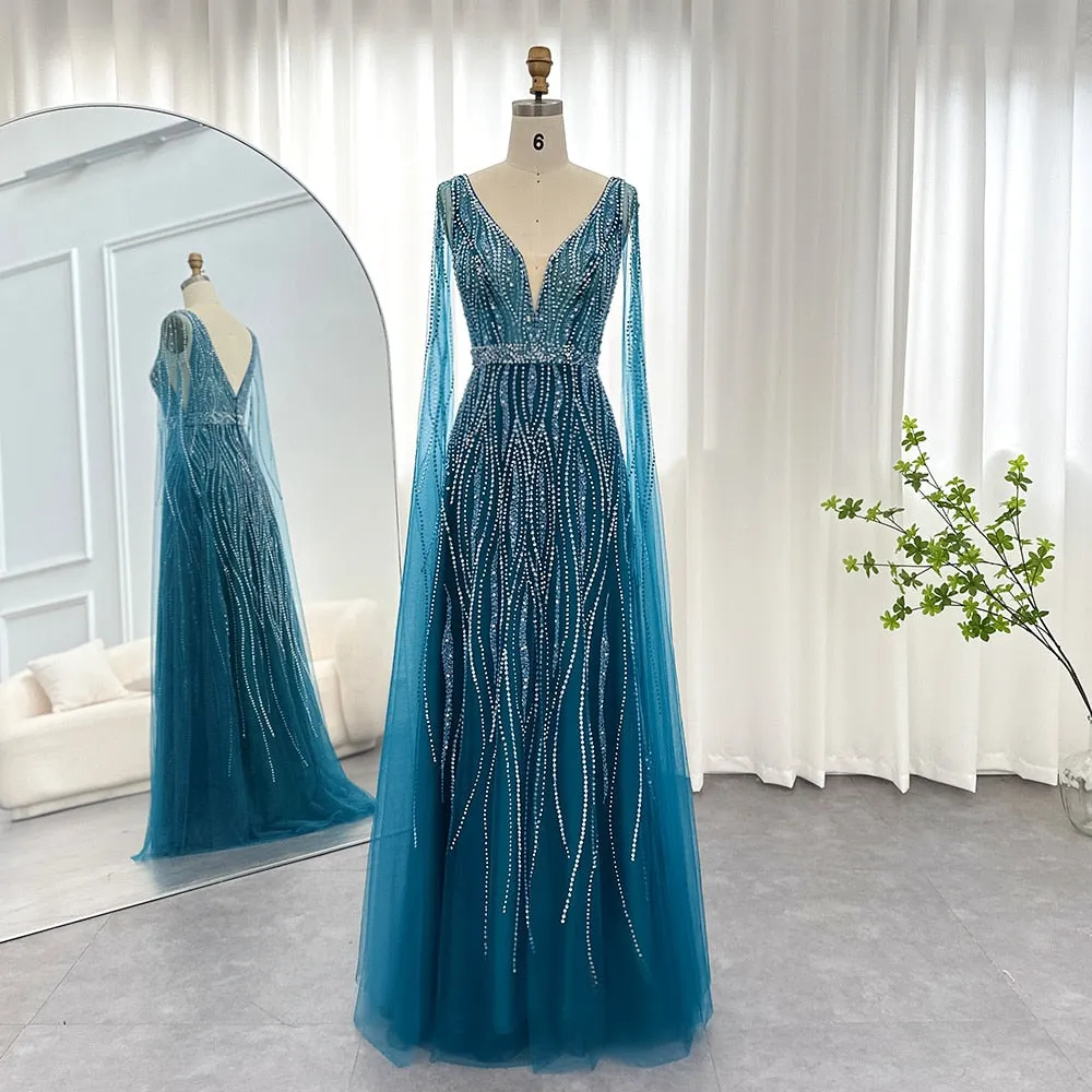 Vestido de Festa Luxo Decorado em Cristais e com Manga Capa - Modelo Especial