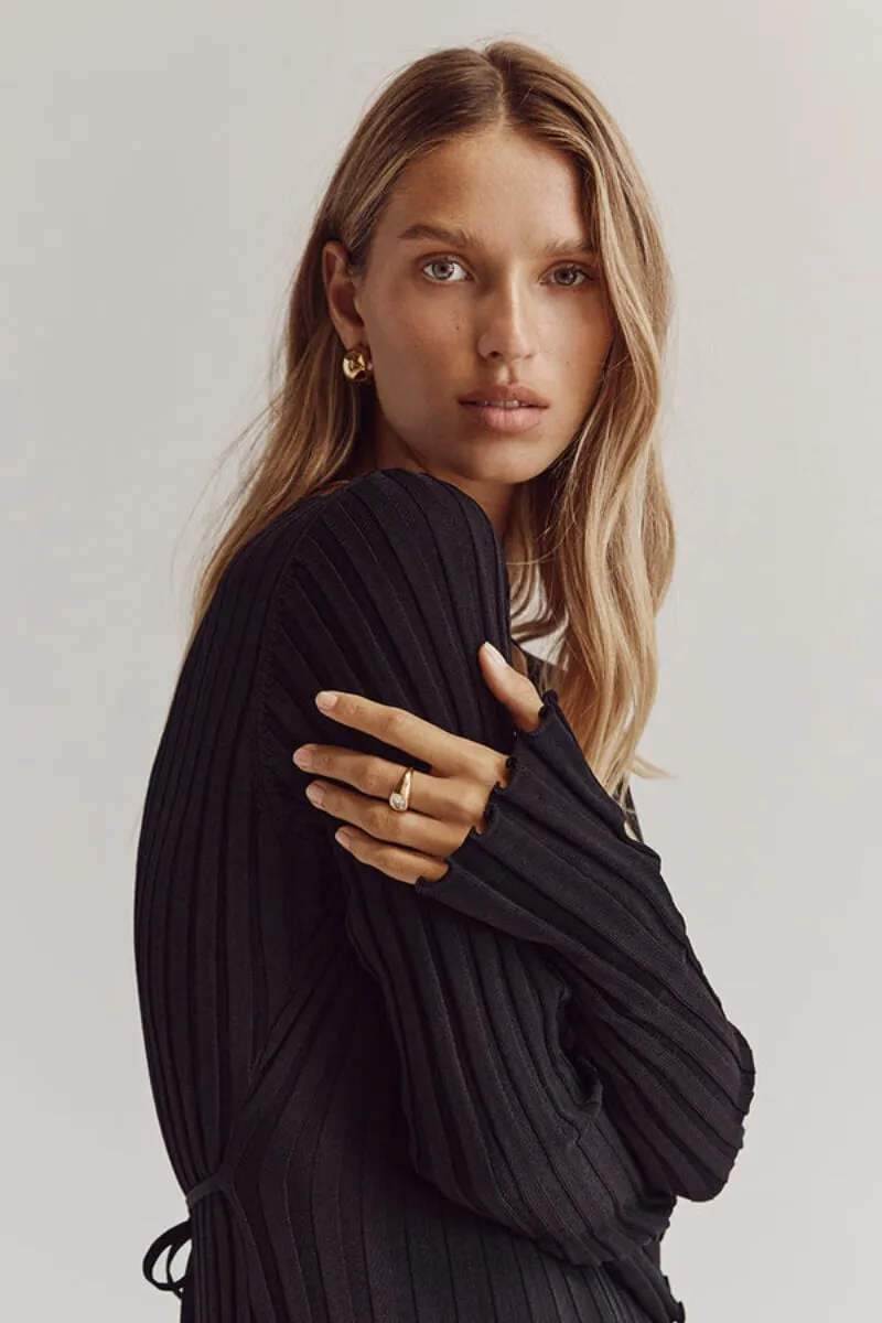 Vestido Serena em Malha Decote V